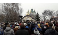 Відрізати голову директору Нацмузею історії погрожували монахи з 