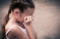 Чоловік згвалтував 7-річну доньку, поки дружина була в пологовому будинку