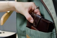 У Луцьку жінка зайшла до хати й обікрала господарів