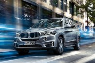 У водія BMW педаль газу заклинила на швидкості 160 км/год