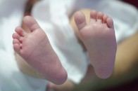 Українці масово відмовляються від новонароджених дітей