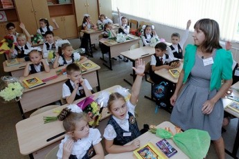 У Луцьку дитині забороняють ходити до школи, бо він співає на уроках