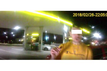 На Волині неадекватний водій побив поліцейського