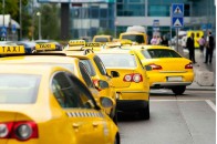Українські таксисти масово залишились поза законом