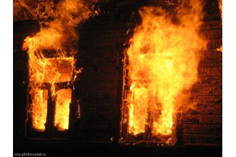 Страшна пожежа на Рівненщині забрала життя матері і сина