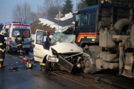 У Польщі бус з українцями влетів у вантажівку (фото)