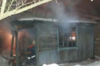 Троє людей заживо згоріли у будинку на Сумщині