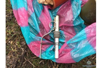 Чоловік хотів обміняти пляшку горілки на гранату на Херсонщині