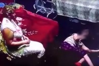 У Харкові няня побила дівчинку з ДЦП: відео