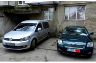 На Закарпатті масово побили автомобілі на угорських номерах