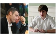 У Мережу виклали фото шпаргалок Кличка, з яких він читає на сесії (фото)