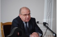Гунчик звільняє кабінет для наступника (Відео)