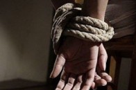 На Київщині жінку взяли у заручники