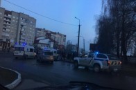У Луцьку  чергова аварія: автомобілі розбиті вщент