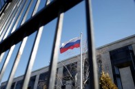 Видворені російські дипломати вилетіли із США двома спецрейсами