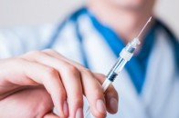 Скільки щеплень повинна зробити людина за все життя: інфографіка