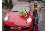 Луцька блондинка на Porsche заблокувала рух трамваю у Львові