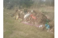 Сміття  з кладовищ у Прилуцькому вивозять під ліс