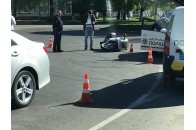 На Яровиці у Луцьку мотоцикліст не розминувся з Тойотою