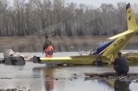 Опублікували кадри з моменту падіння літака в Росії (відео)