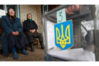 Під час виборів в ОТГ українців підкупляють курчатами, комбікормом та алкоголем
