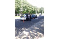 У центрі Луцька п’яний чоловік вибіг під колеса авто