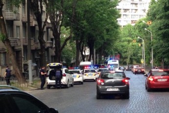Водій порізав працівницю поліції у Львові