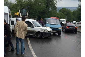 7 автомобілів зіштовхнулись в масштабній ДТП у Львові