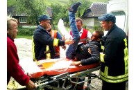 Чоловік вилетів з потягу в горах на Закарпатті