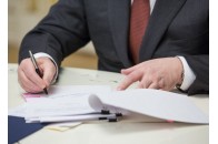 Президент підписав закон про спрощення ввезення імпортних автомобілів