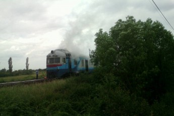 Потяг загорівся під час руху на Закарпатті
