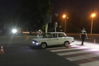 У Луцьку автомобіль збив двох дівчат на пішохідному переході