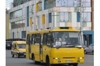 У Луцьку водій маршрутки хамив пасажирам та відмовлявся везти школярів-випускників