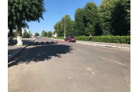 На Волині священик протаранив обмежувачі руху