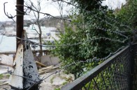 Окупанти обгородили пляж від туристів колючим дротом у Криму