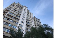 Ліфт з бабусею усередині пролетів 10 поверхів у Києві