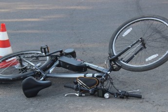 Патрульні насмерть збили велосипедистку на Львівщині