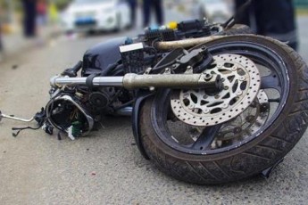 Смертельна ДТП на Волині: мотоцикліст врізався у легковик