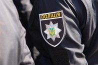 Пенсіонер жорстоко розправився з трьома чоловіками на власному подвір'ї на Сумщині