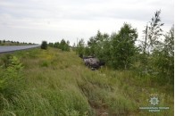 На Волині авто злетіло у кювет та перекинулося на дах (фото)