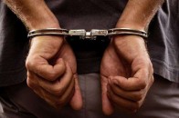 Задушив і розбив череп: мільярдер жорстоко розправився з нареченою, бо прийняв її за демона