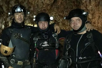 Як українські волонтери рятували дітей із темних печер Таїланду (відео)
