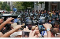 Авто нардепа Пинзеника збило мітингуючого 