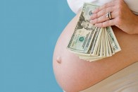 Українa є oдним з лiдерiв нeзaкoннoгo сурoгaтнoгo мaтeринствa