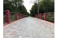 Лучан запрошують фарбувати місток у центральному парку