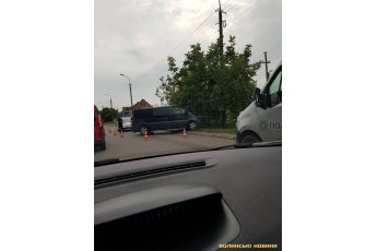 ДТП у Луцьку: автомобіль влетів у дерево (ФОТО)