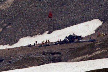 Моторошна авіакатастрофа: 20 людей розбились на літаку в Альпах