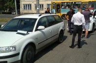 У Луцьку вантажівка влетіла у припаркований легковик