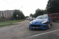 У Луцьку на перехресті зіткнулося два авто