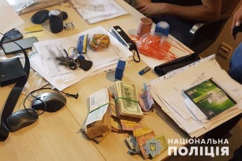 Поліція викрила схему злочинного експорту та імпорту товарів на Закарпатті